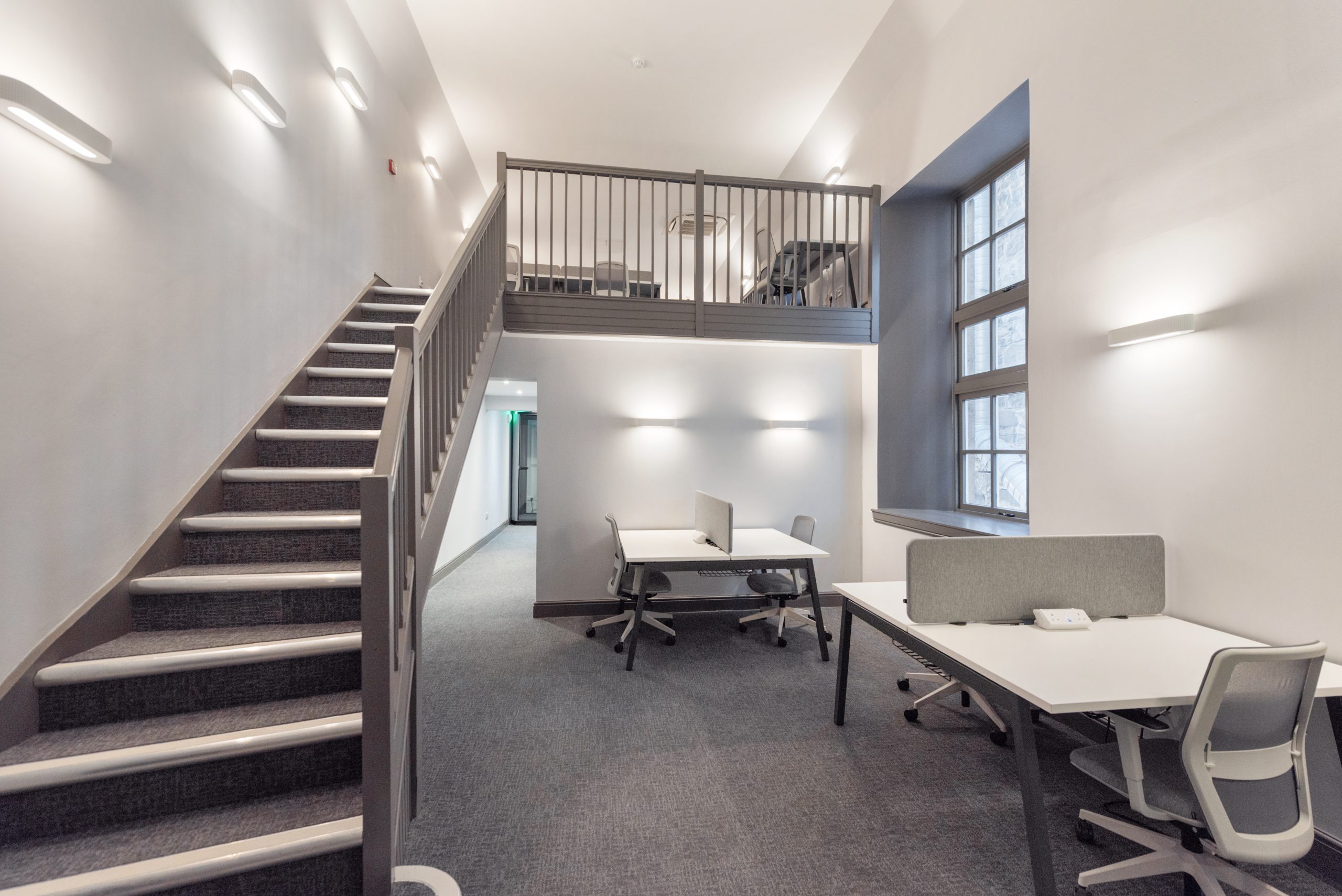 64 With 12 desks and 2 private telephone pods available in the Co-WorKing Hub at WorKing Flexispaces we offer flexible memberships to suit both individuals and businesses.